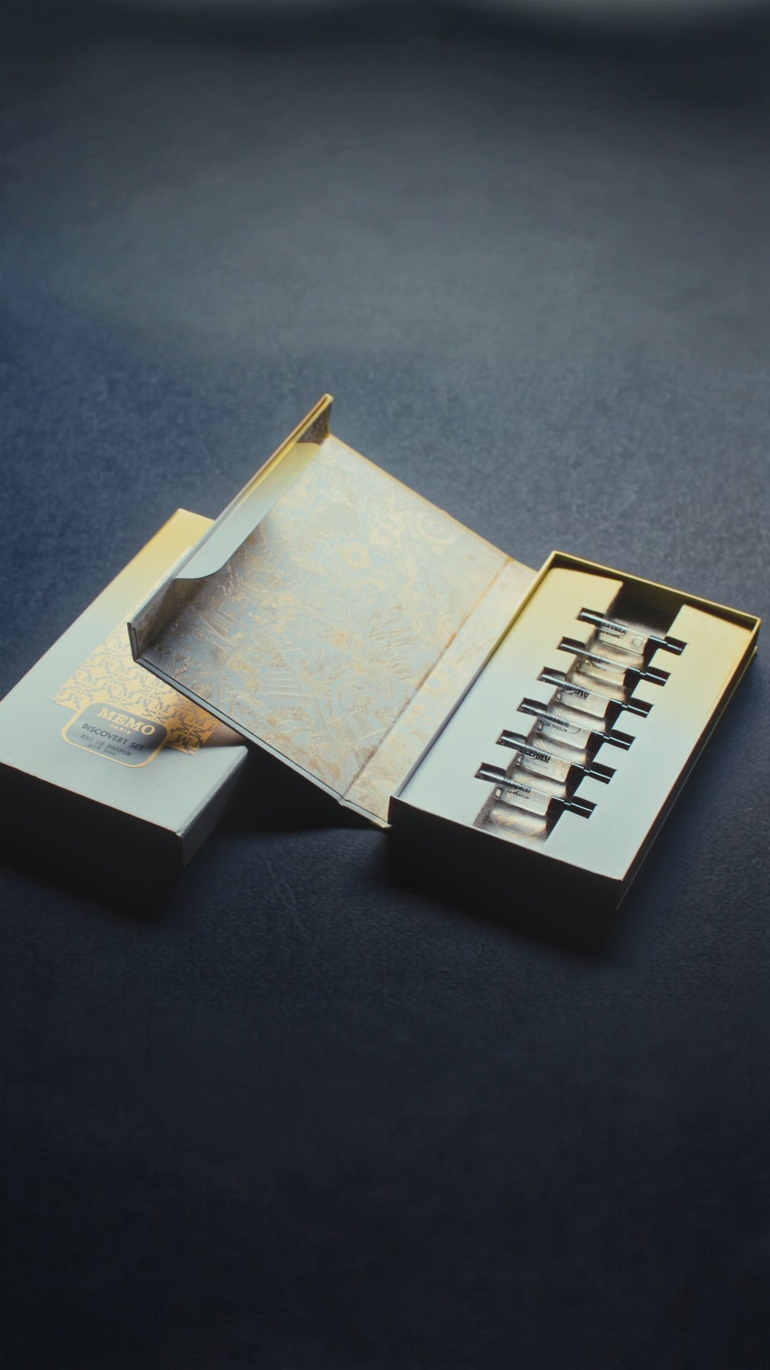 Memo Paris | Journey book with 6 samples | Discovery set